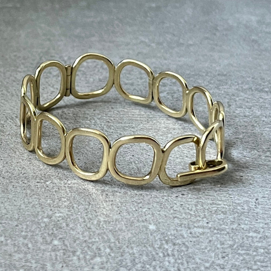 Flow bracelet